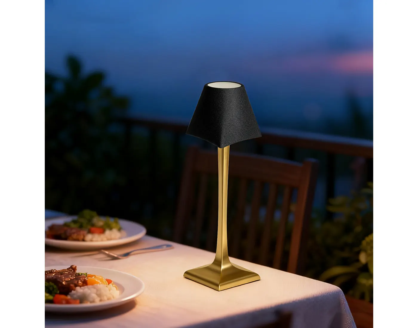 Gold integrated magnetic dock cordless table lamp